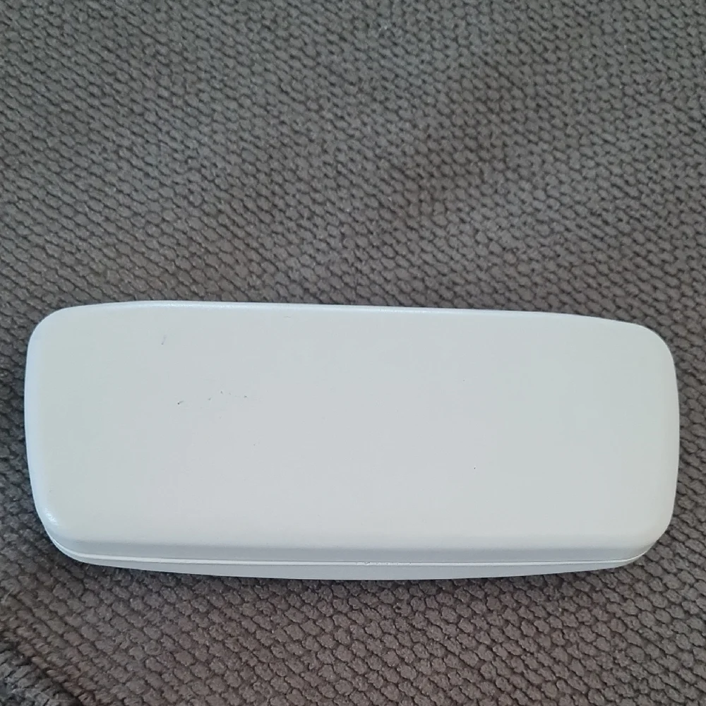 Calvin Klein White Classic Style